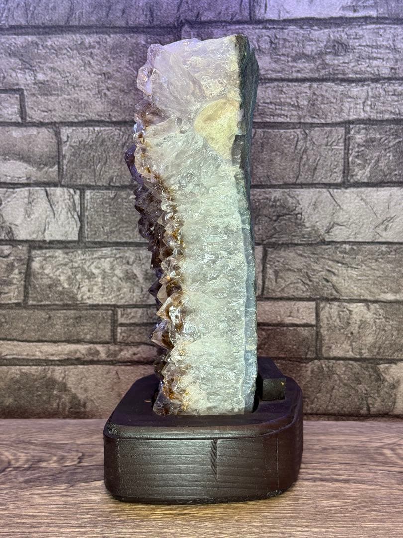 カコクセナイトインアメジスト　クラスター　原石 アメジストドーム