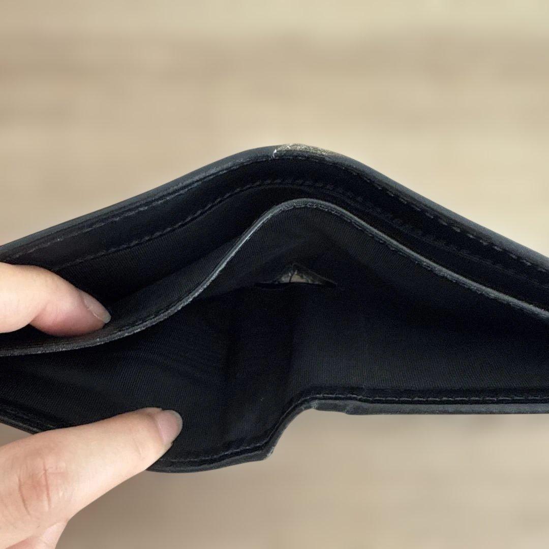 GUCCI グッチ　蛇デザイン 二つ折り財布