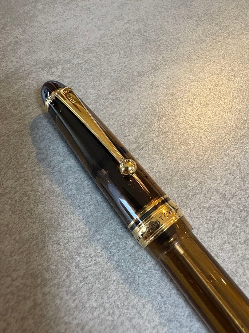 パイロット 万年筆 カスタム823 ブラウン 中字 Mニブ 15号 14K 茶