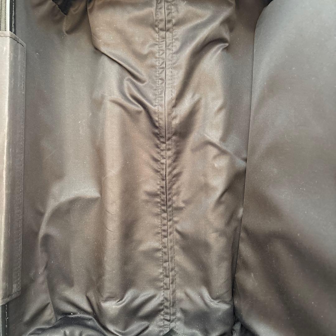 機内持ち込み可AUCENTIC ESSENTIAL LUXE SUITCASE