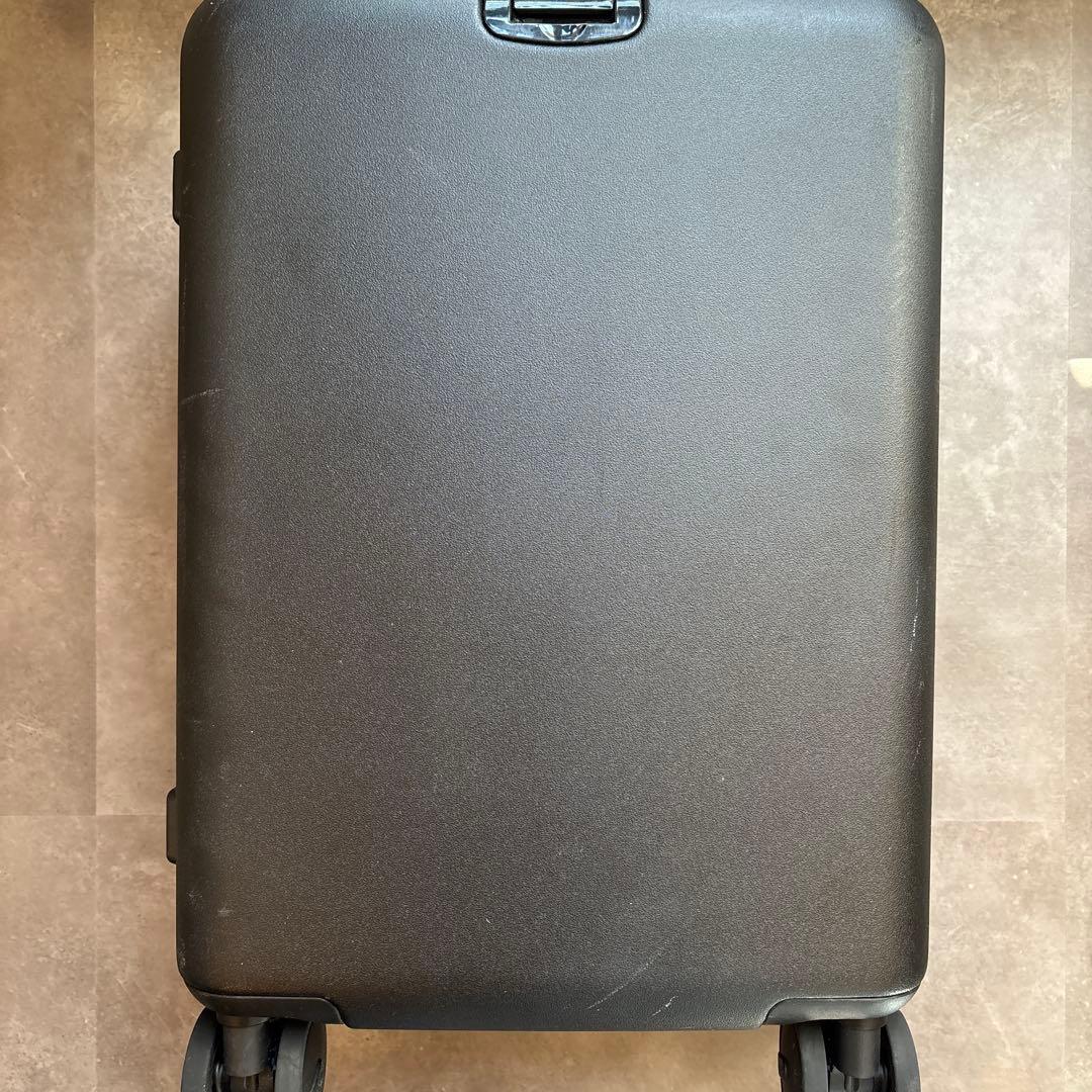 機内持ち込み可AUCENTIC ESSENTIAL LUXE SUITCASE