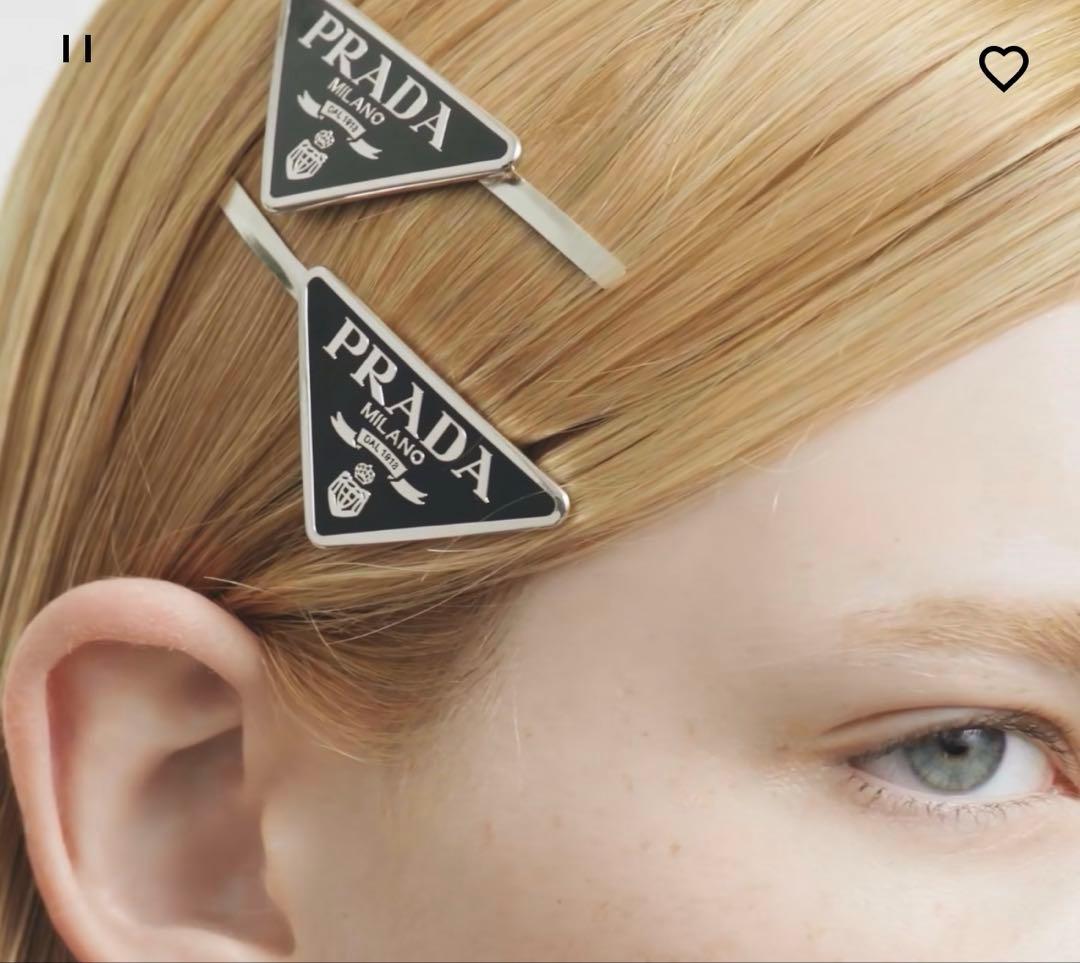 PRADA ヘアピン 黒　一本