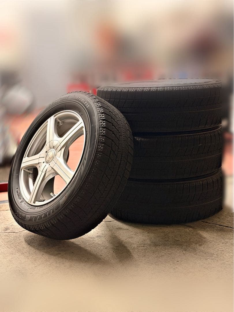 美品!! バリ溝!! ブリヂストン　スタッドレス　VRX 205/60R16