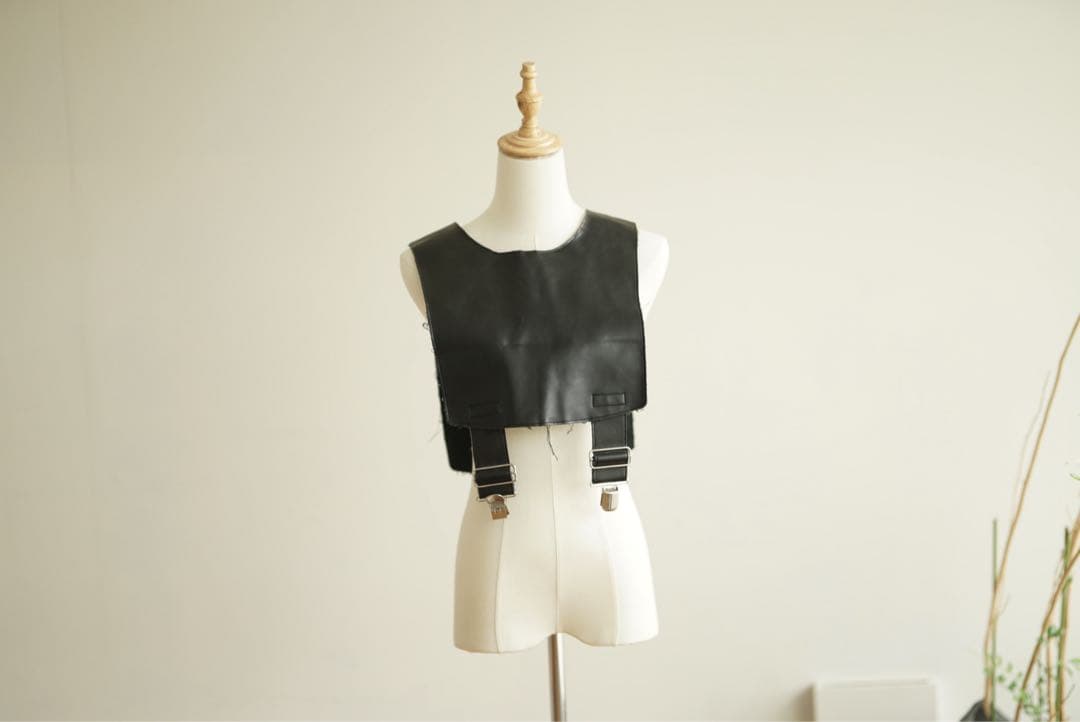 ブラック コムデギャルソン サスペンダー ベスト