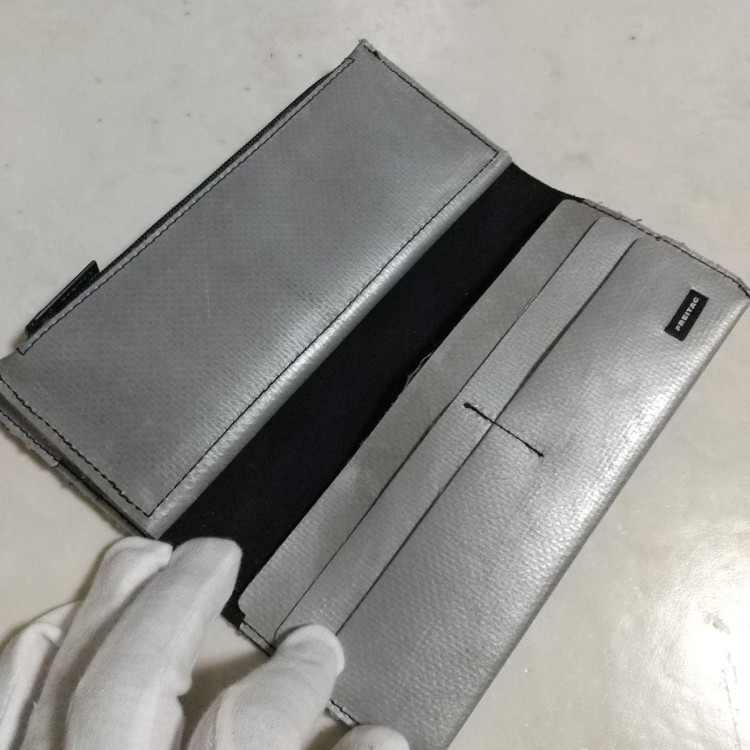 FREITAG フライターグ 長財布 ウォレット シルバーカラー