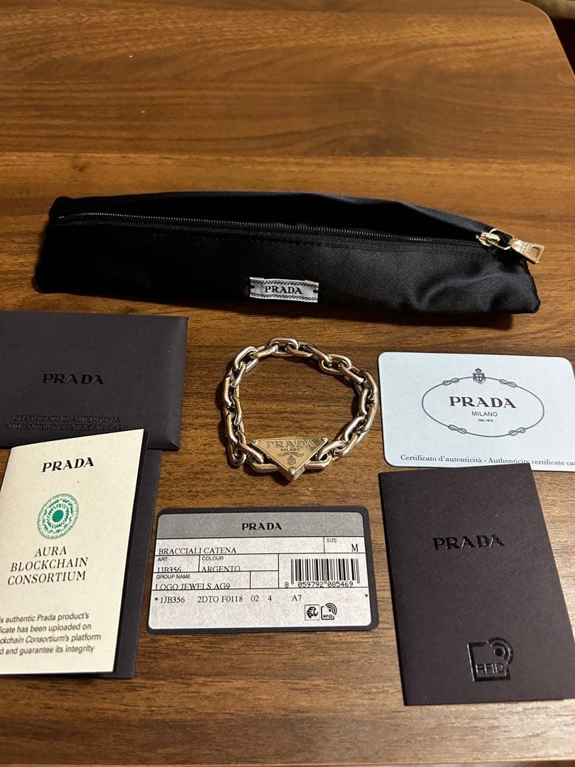 PRADA シルバーブレスレット Mサイズ