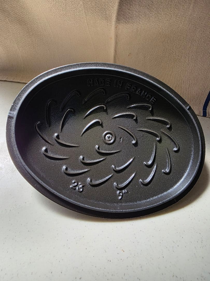 STAUB（ミナ ペルホネン）オーバルホットプレート ２３㎝　グレー