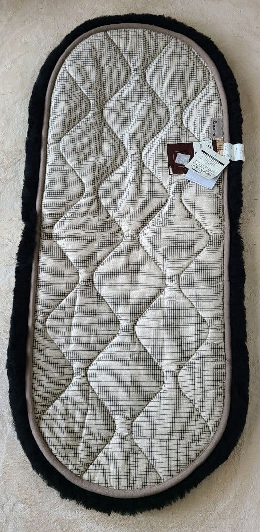 丸八真綿　ムートンラグ ① 、②　新品、未使用　まとめ2点