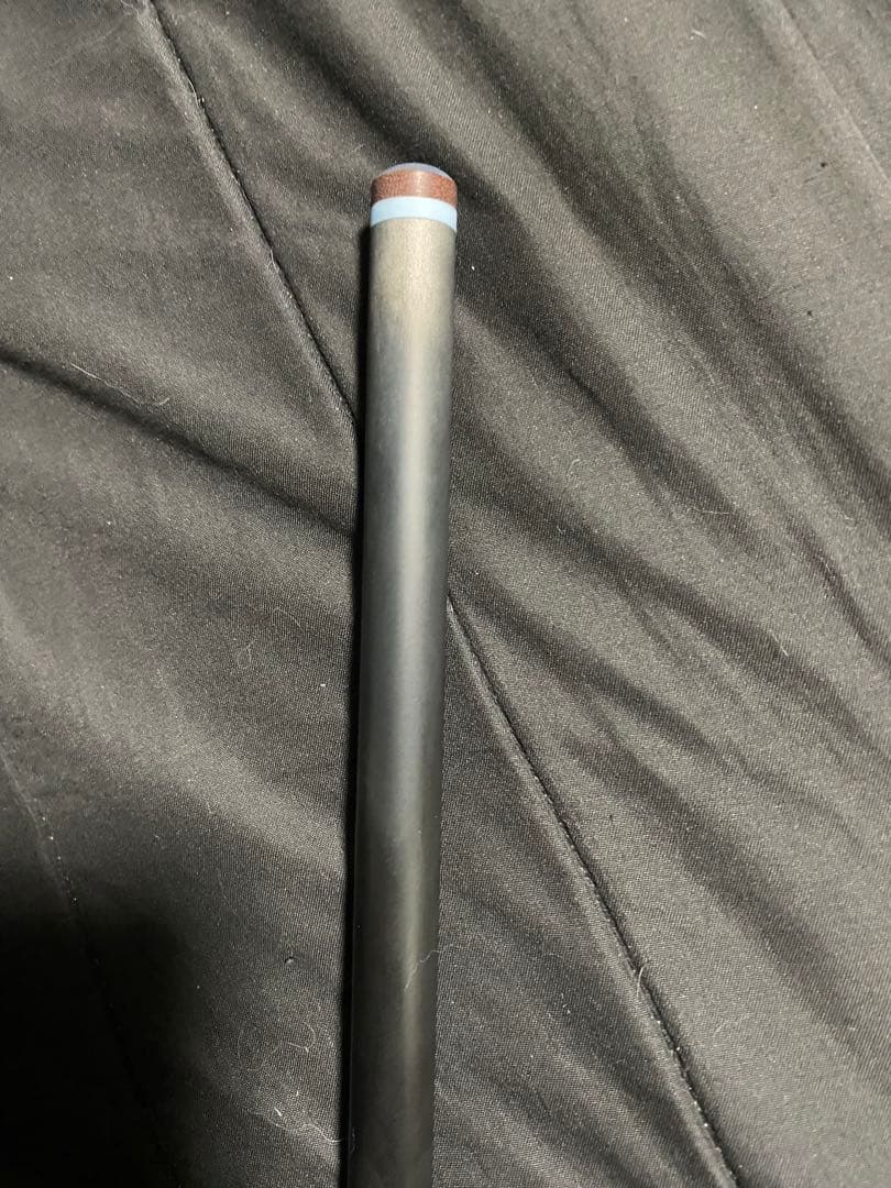 プレデターAIR RUSH レッドビリヤードキュー