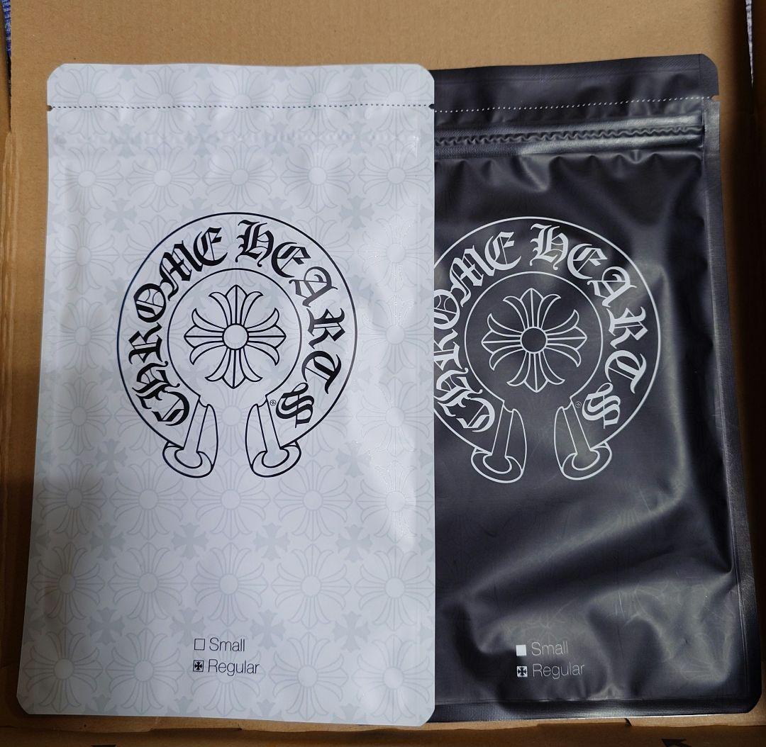 正規品 未使用　クロムハーツ マスク 黒、白 レギュラー2枚セット