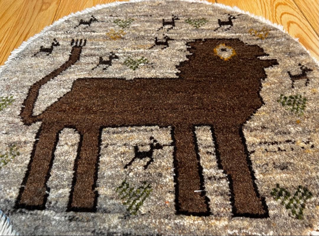 ペルシャ　アマレバフト　円形　39×39 子ライオン