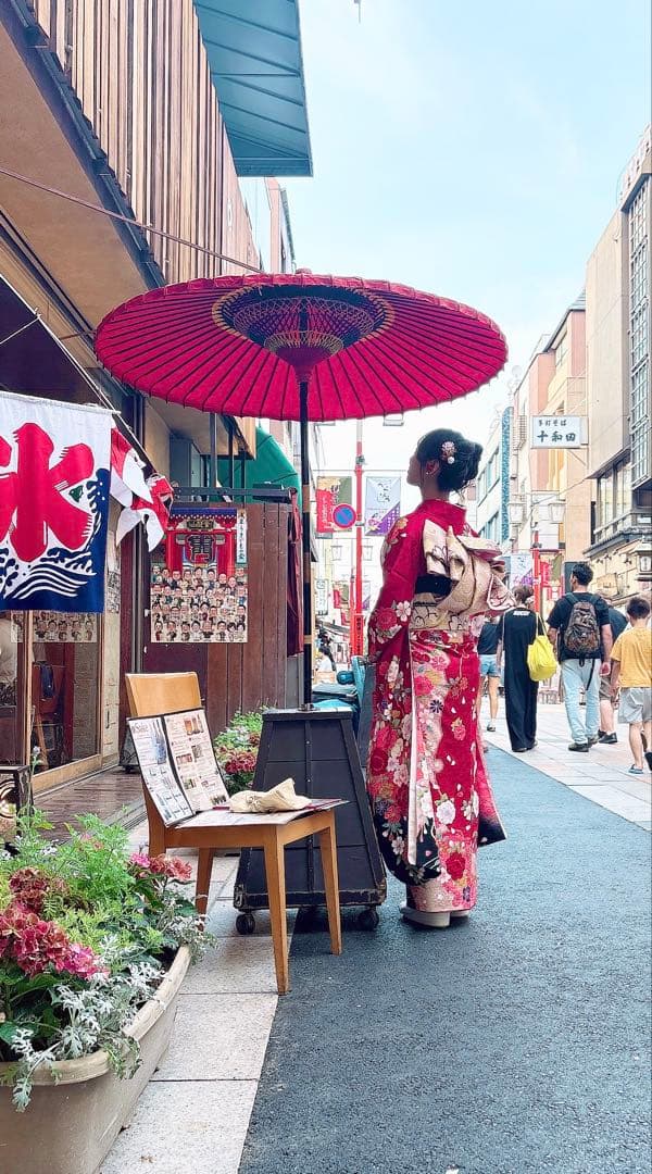 華やかな赤色の振袖　4〜6点フルセット