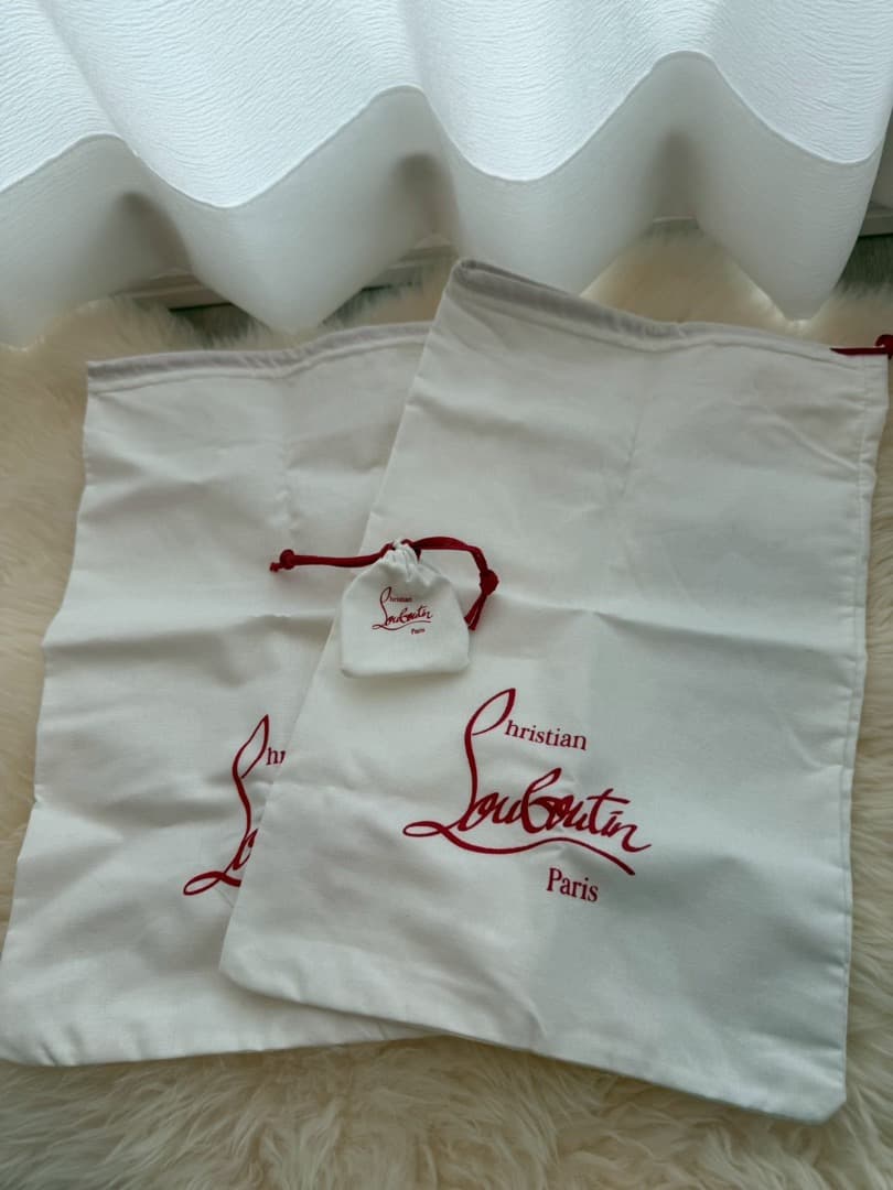 クリスチャン　ルブタン　パテント　パンプス　ブラック　ハイヒール