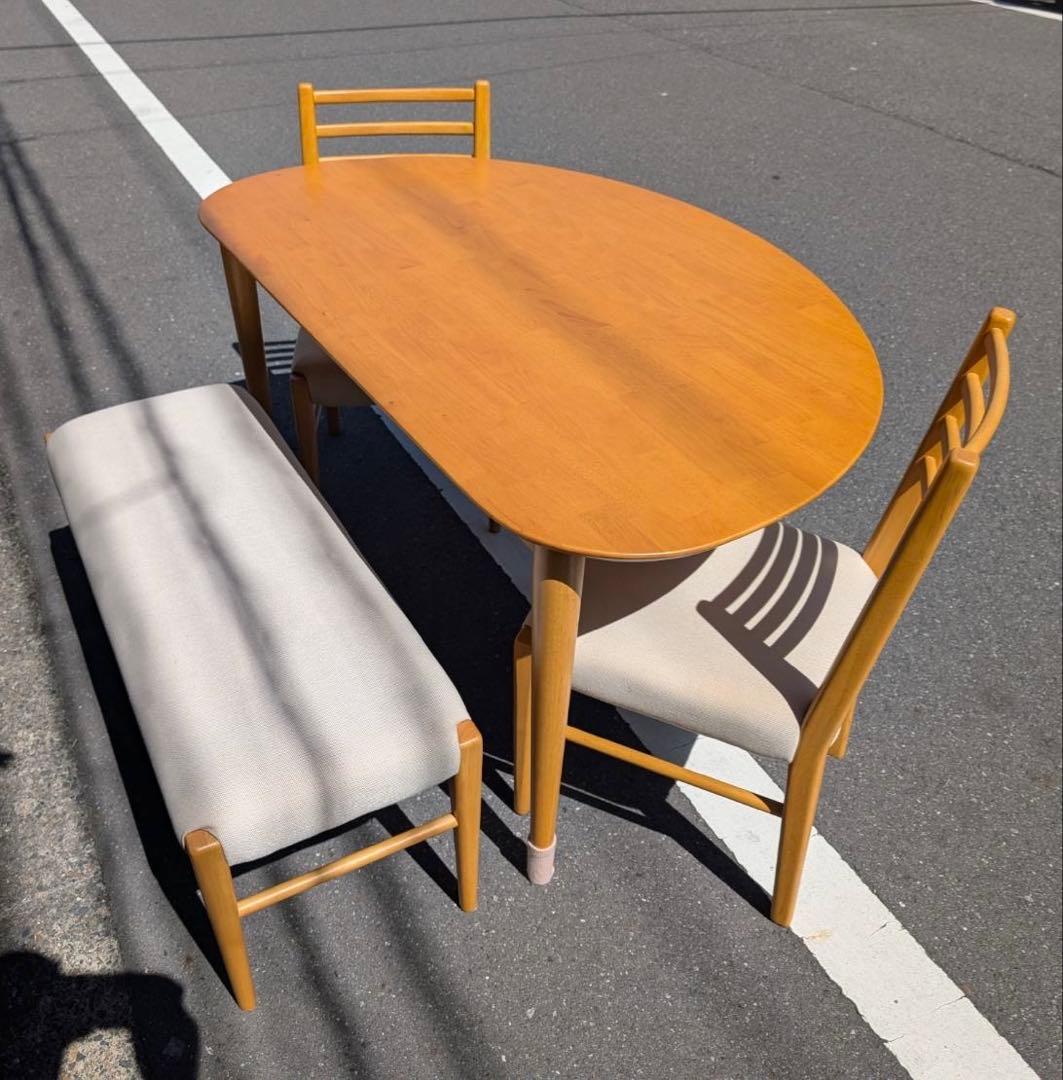 ＊東京都付近限定品＊変形型ダイニングテーブル4点セット　4人掛け