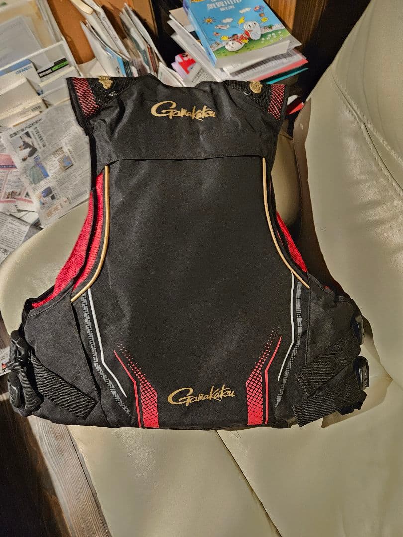 新品　がまかつ　ショートハーフメッシュベスト