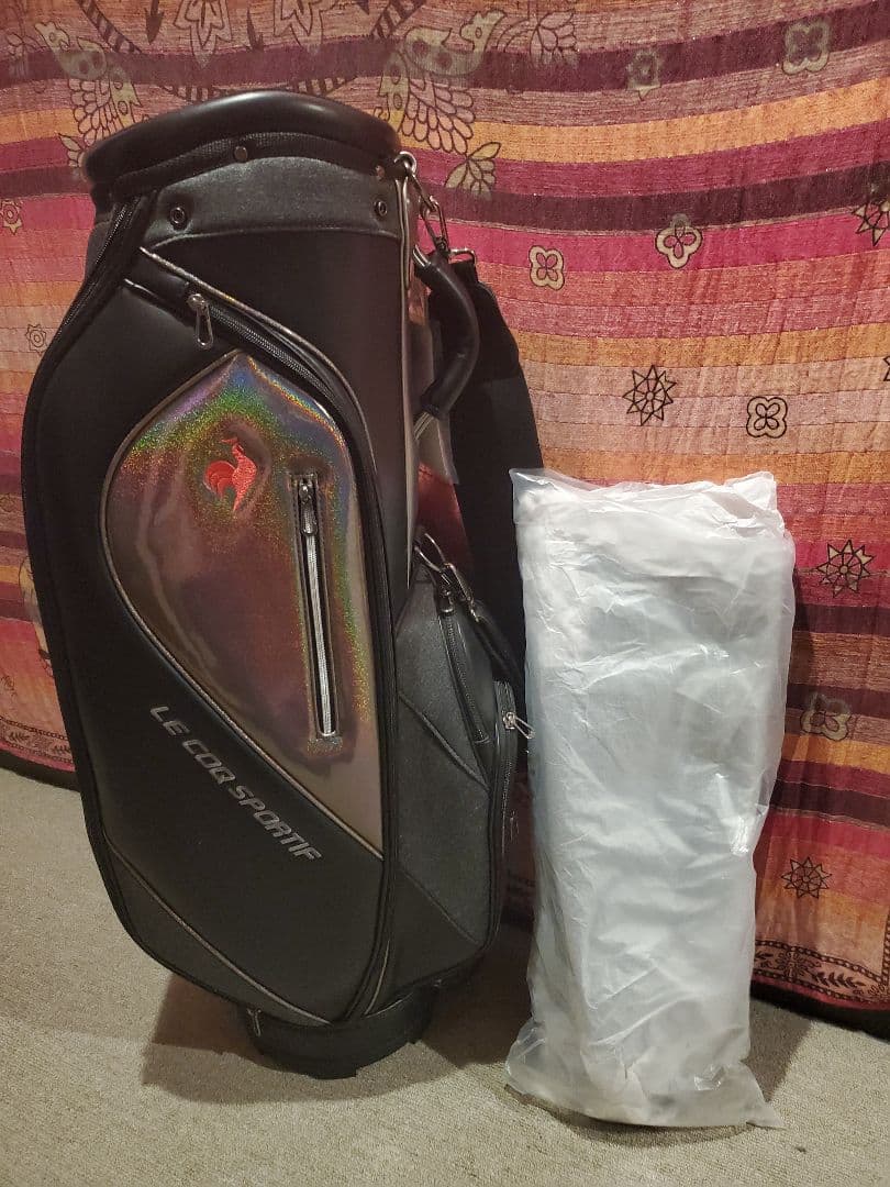 ラ*ィ様 未使用品　LE COQ SPORTIF ゴルフバッグ 黒・メタリック