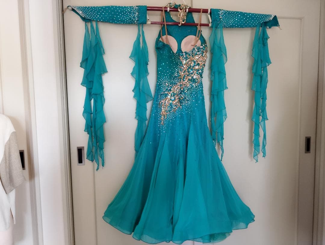 社交ダンスドレス ターコイズ ビーズ装飾付き