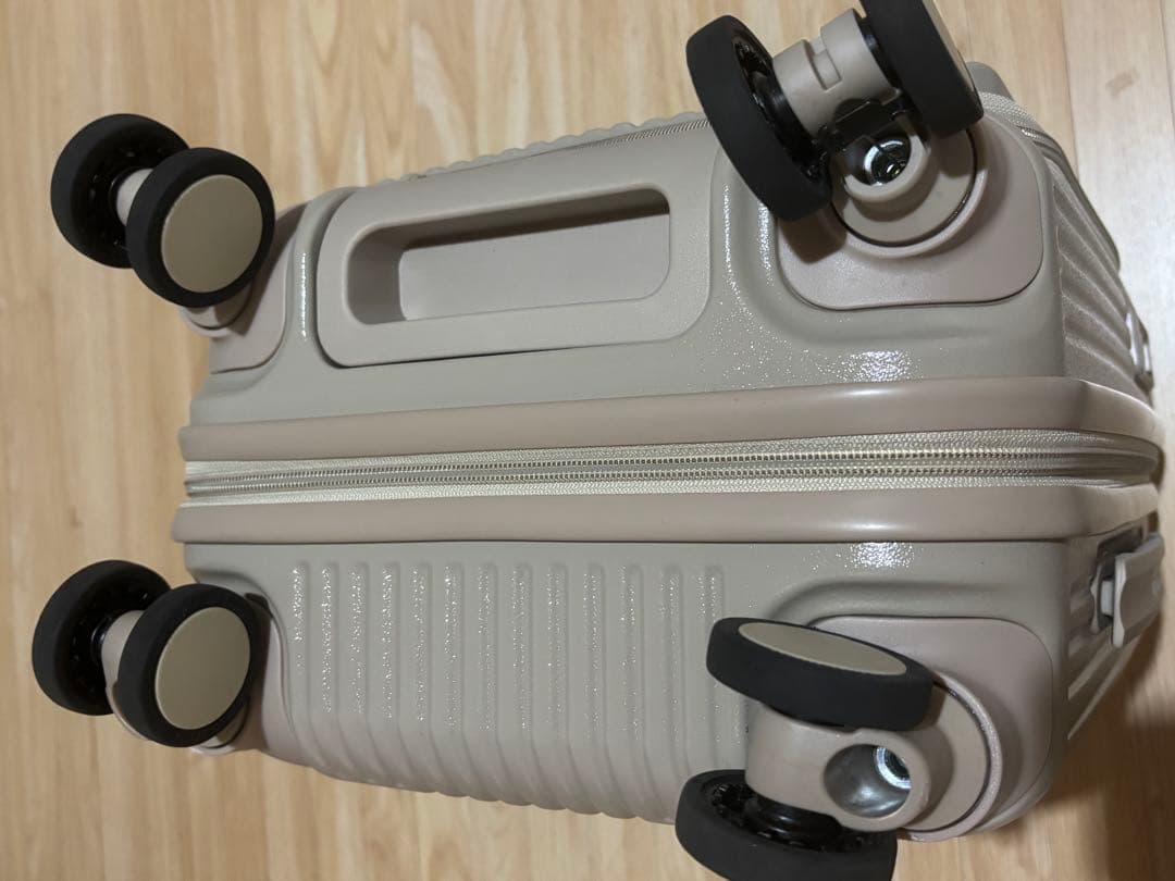 【極美品】innovator スーツケース　21L inv30 カフェラテ