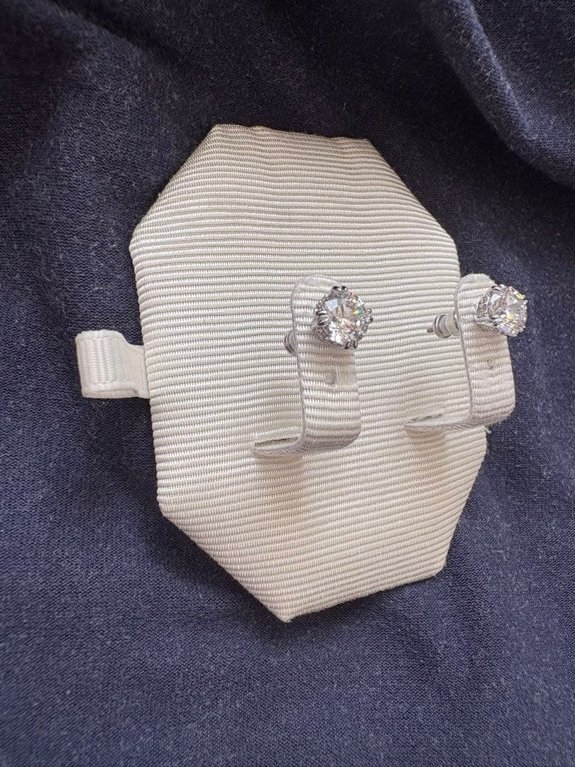 【かぶとむし様】Swarovski スタッドピアス