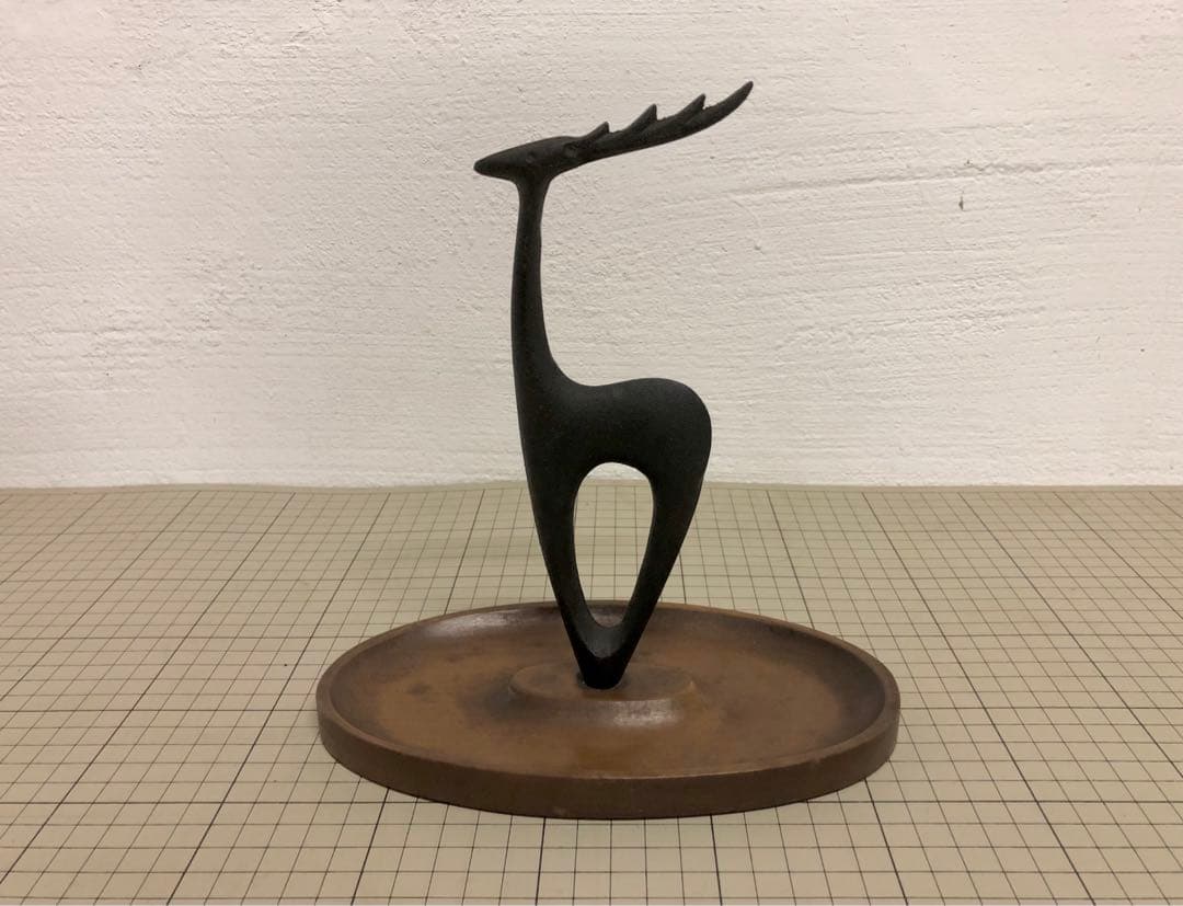 南部鉄器の鹿のトレイ　馬場忠寛プロダクトデザイン「ルームフレンド」シリーズ