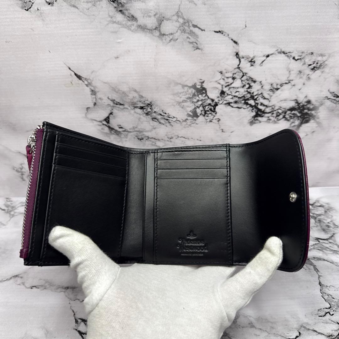 (新品未使用品)大人気、ヴィヴィアン、折財布、型押しクロコ、人気色、紫、現行、銀