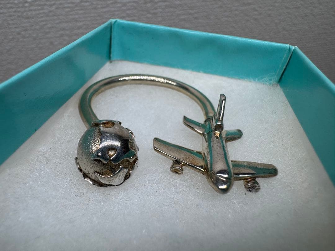 ティファニーキーホルダー　キーリング チャーム　地球　飛行機　SV925