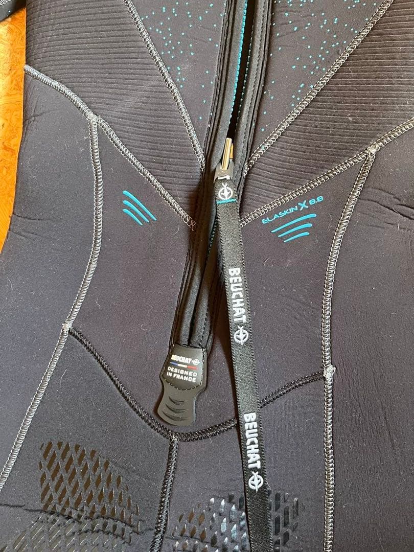 BEUCHAT ダイビング ウェットスーツ 7mm サイズS 破れあり