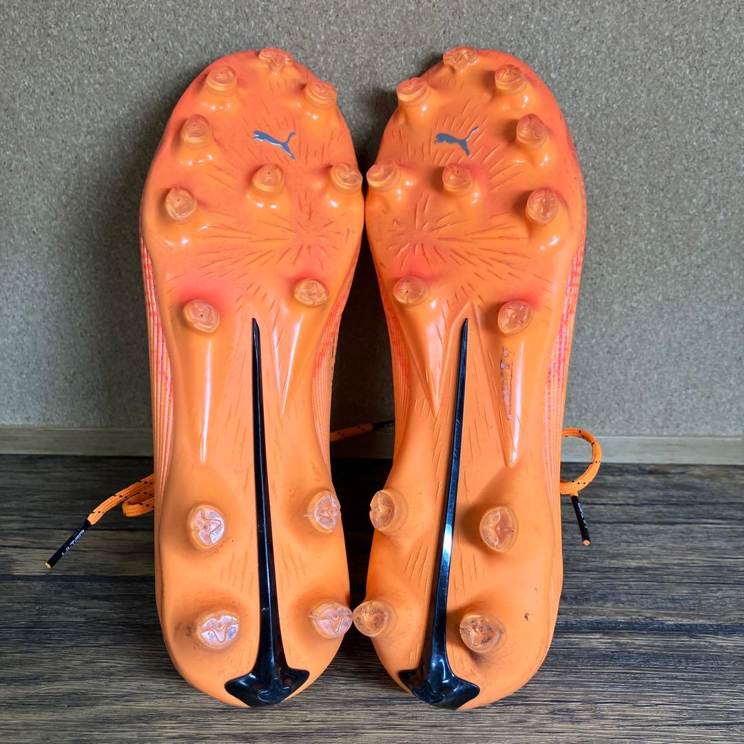 （K26136）★美品★ ウルトラ 6 アルティメット 24.5㎝ サッカー