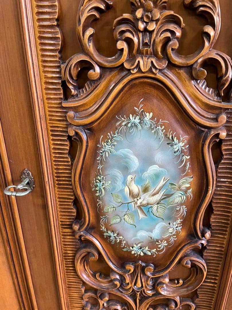 らんイタリア製　大型アンティークキャビネット