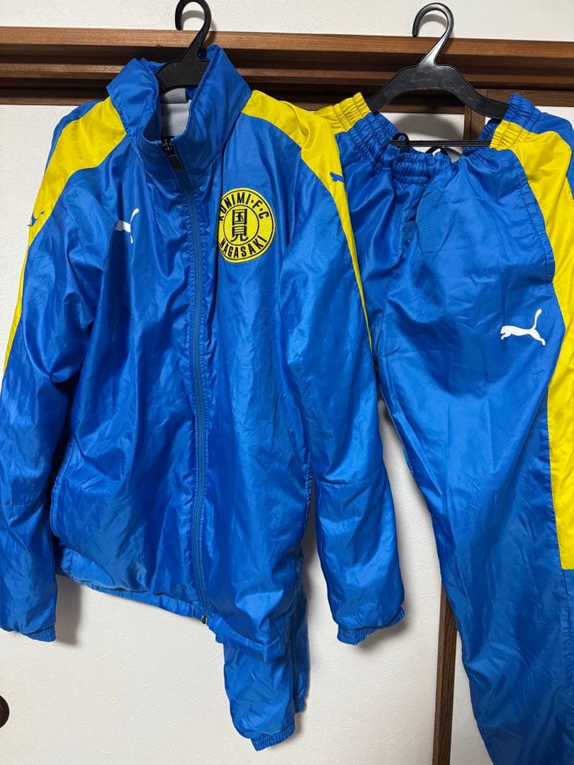 国見中サッカー　PUMA ウィンドブレーカー