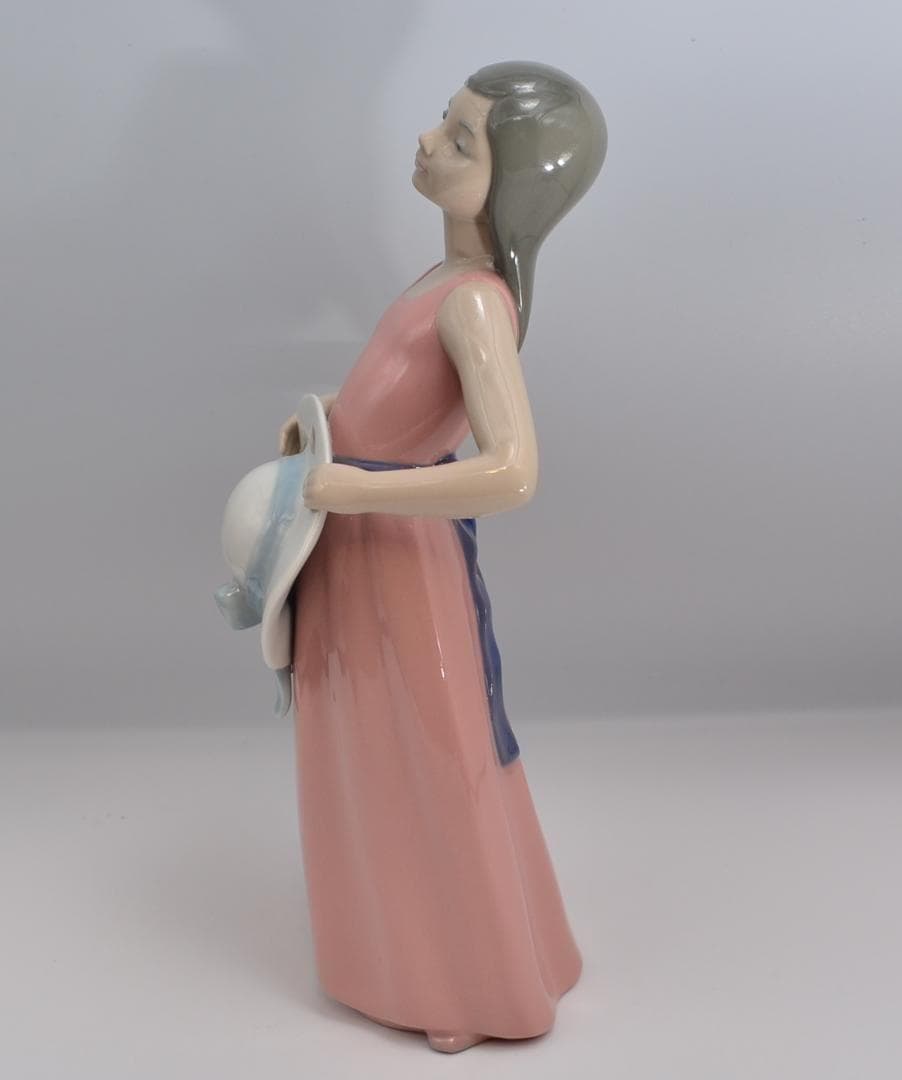 帽子をもつパメラ　他　2体おまとめ　★リヤドロ　スペイン　ポーセリン　ご成約済み