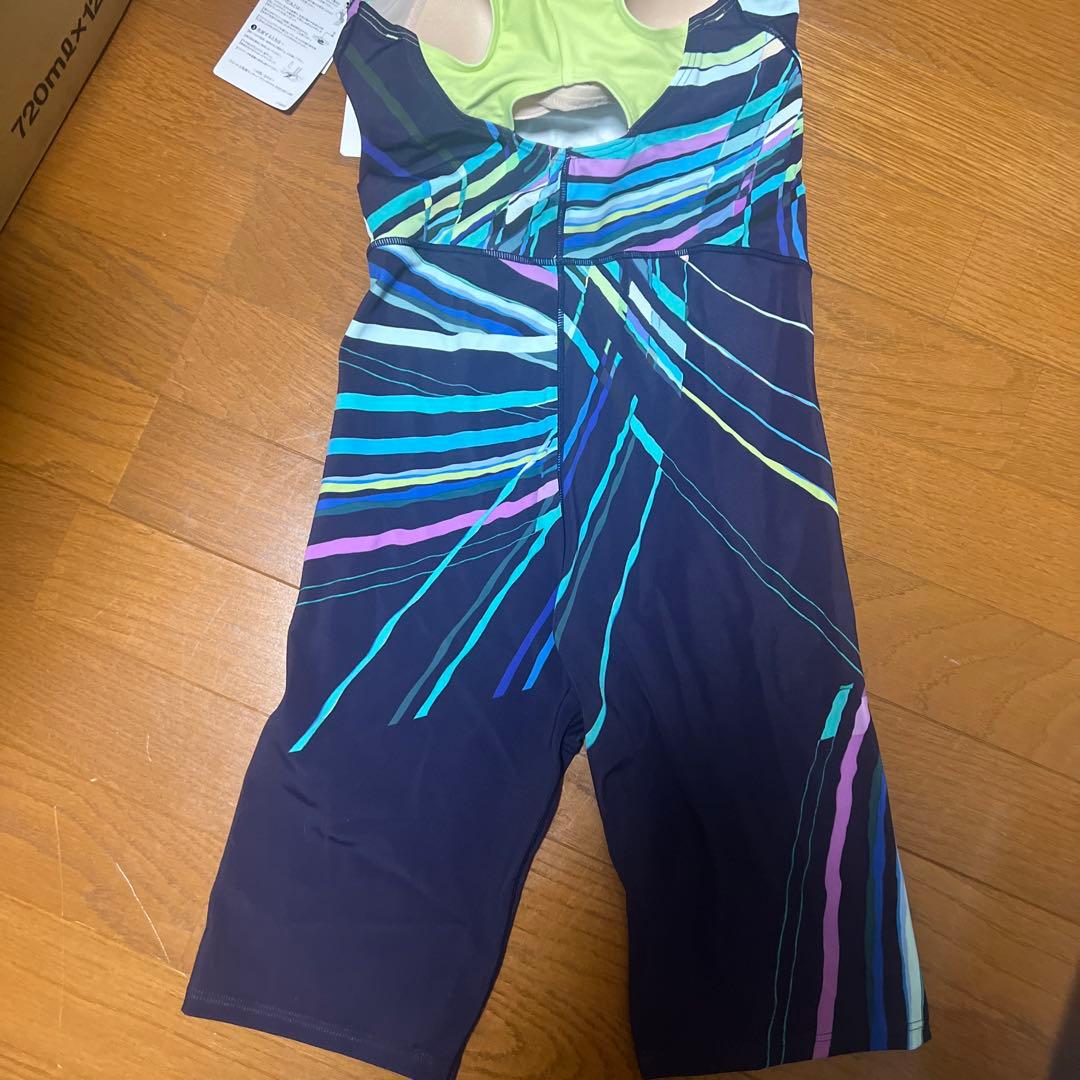 ワコールお腹シェイプタイプ水着と帽子