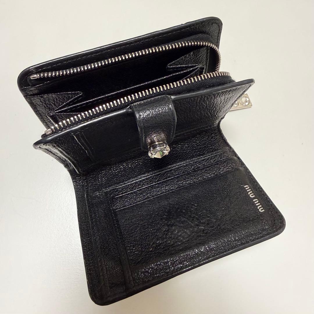 miumiu レア　二つ折り財布　ビジユーつき