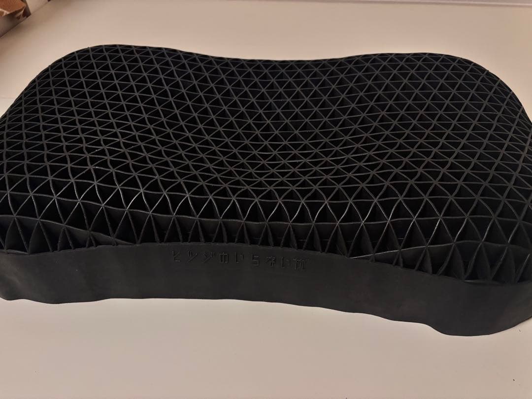 【数回使用、美品、カバーは未使用】ひつじのいらない枕　極柔