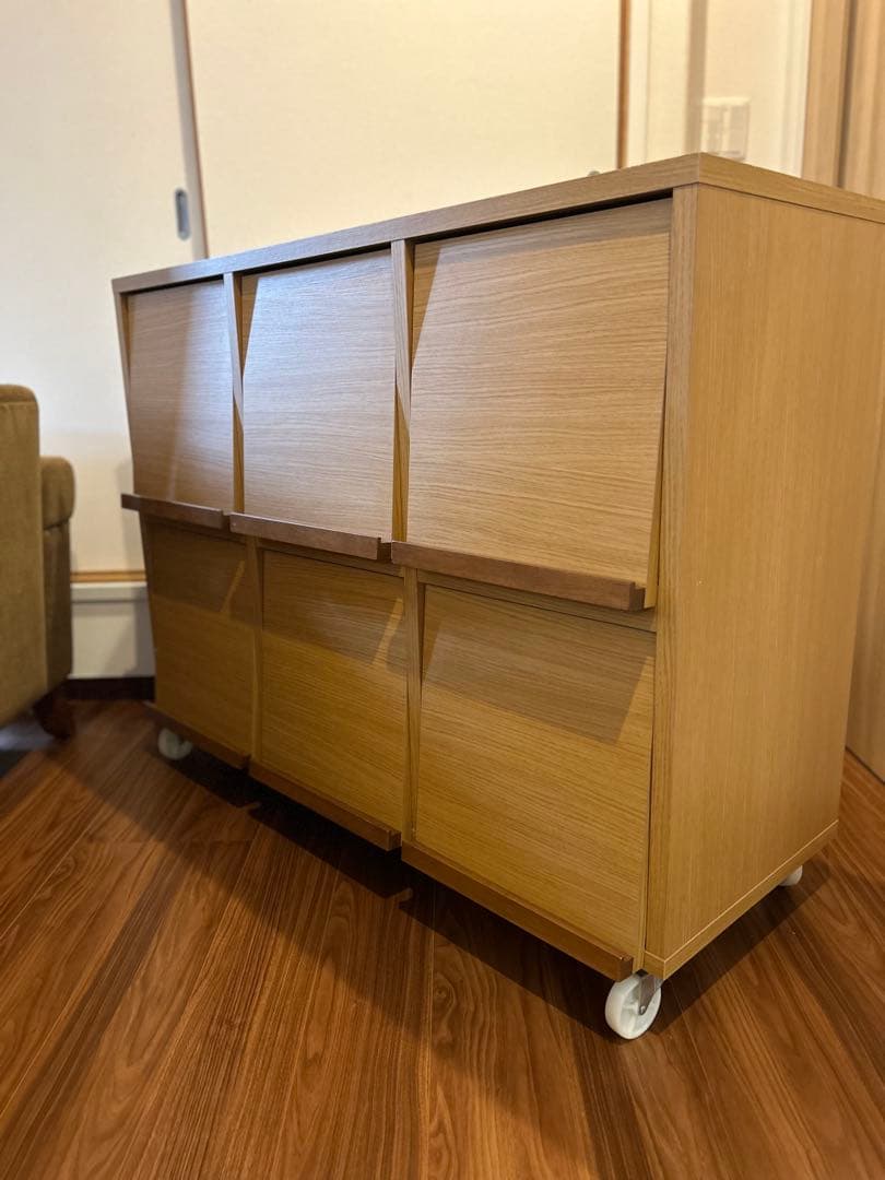 オーク調 フラップ扉付き 6マス収納棚／キャスター付き（完成品）