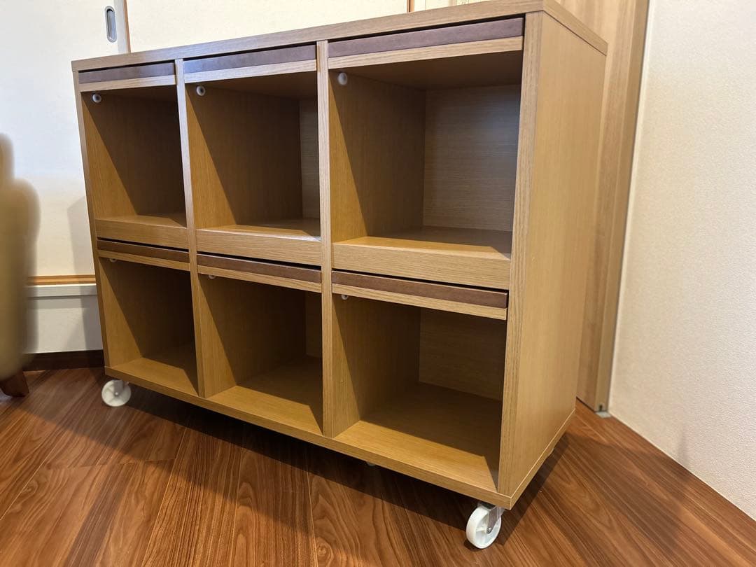 オーク調 フラップ扉付き 6マス収納棚／キャスター付き（完成品）