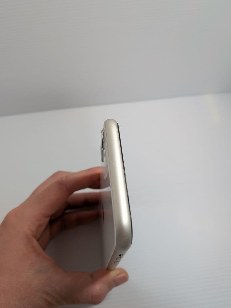 iPhone 11 64GB docomo ジャンク 画面割れ ネットワーク◯
