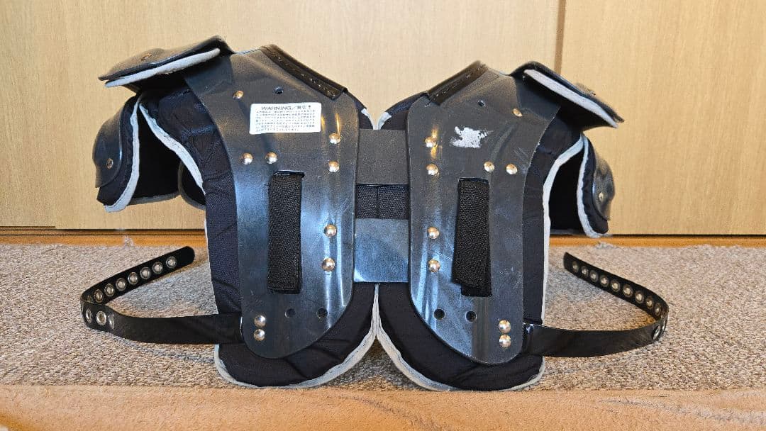 Douglas ショルダーパッド ブラック