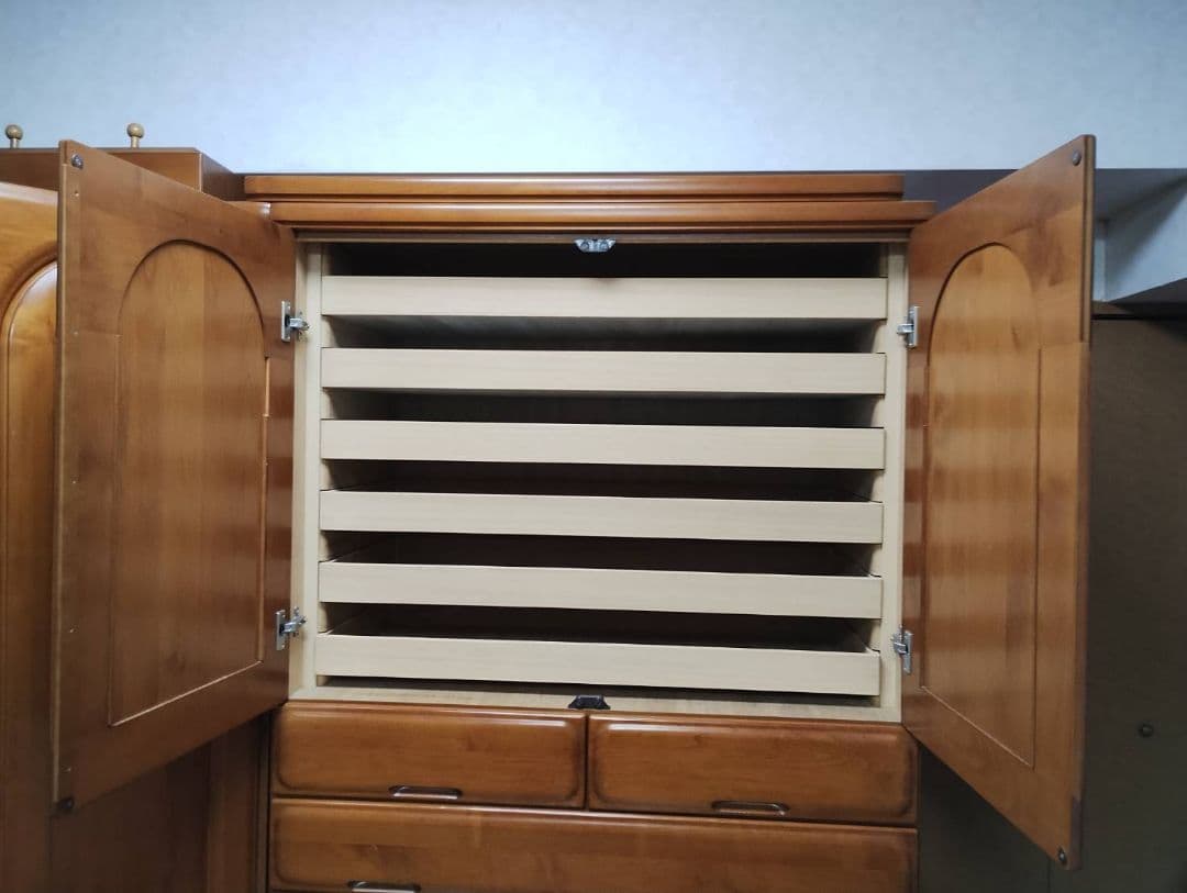 2月23日まで出品　送料込　高級　 箪笥　着物　タンス　ポリエステル塗装　国産