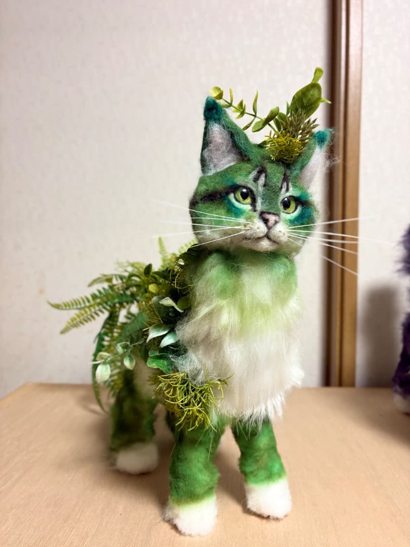 緑イメージ　猫アートドール【ハンドメイド　 羊毛フェルト ぬいぐるみ