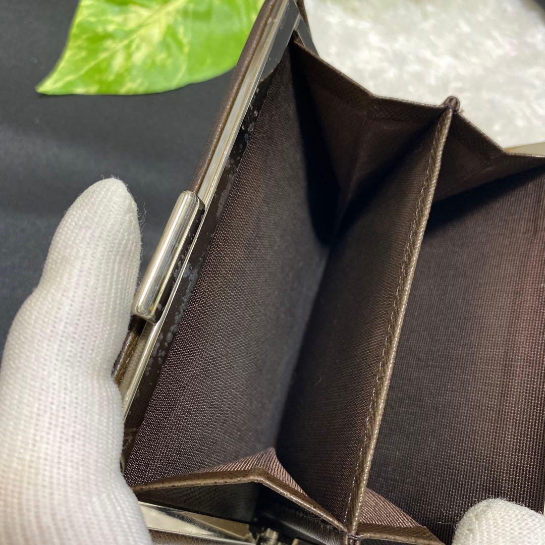 Burberry がま口　二つ折り財布　お洒落　美品　ノバチェック