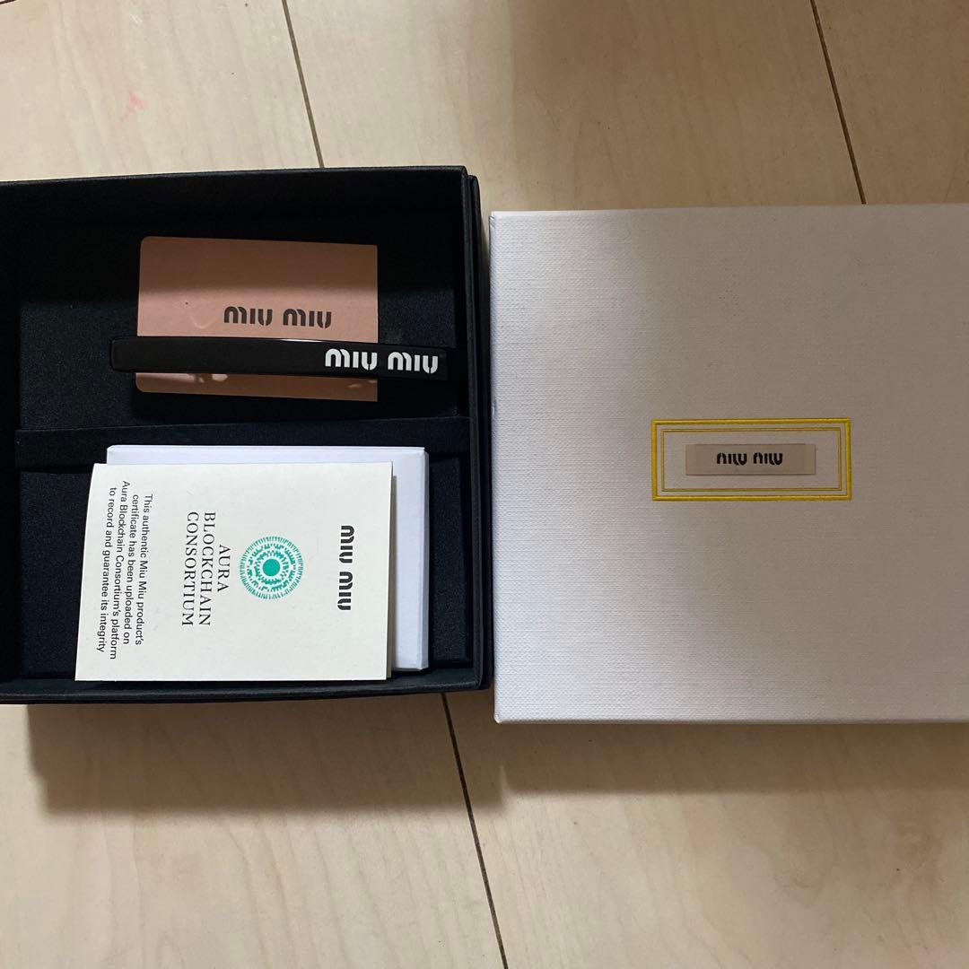 ミュウミュウ MIUMIU バレッタ