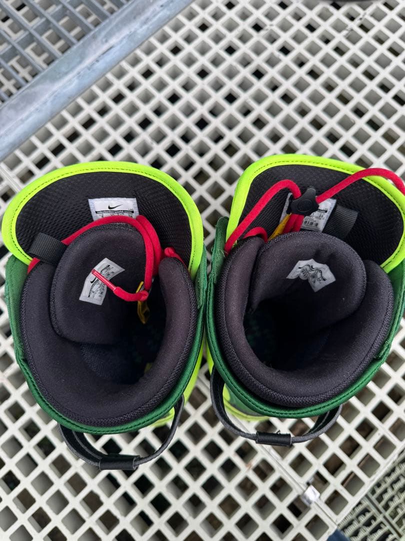 Nike スノーボードブーツ グリーン/イエロー