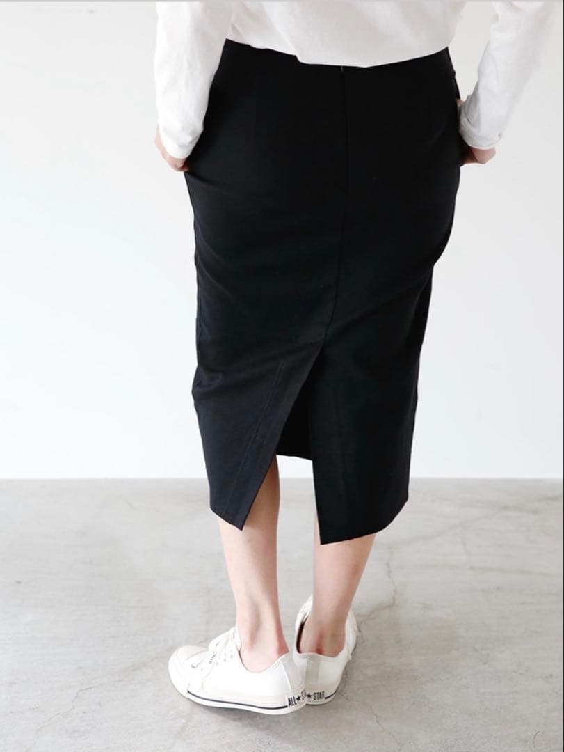 マディソンブルー黒スカート