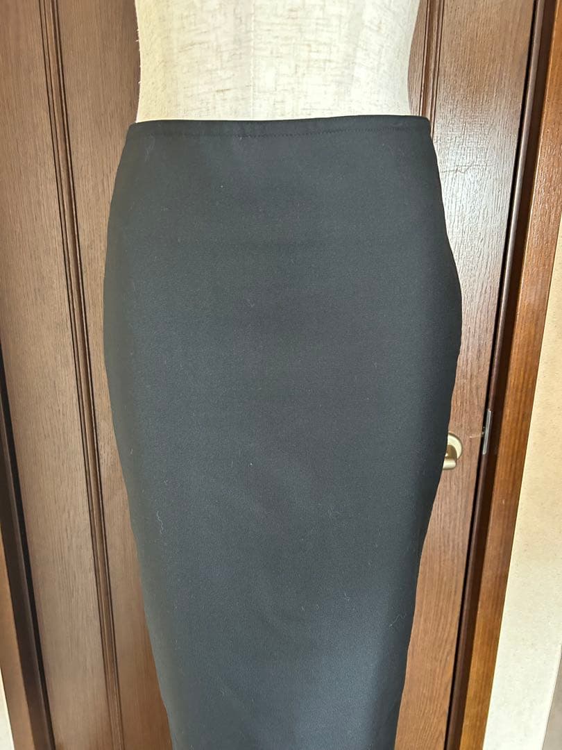 マディソンブルー黒スカート