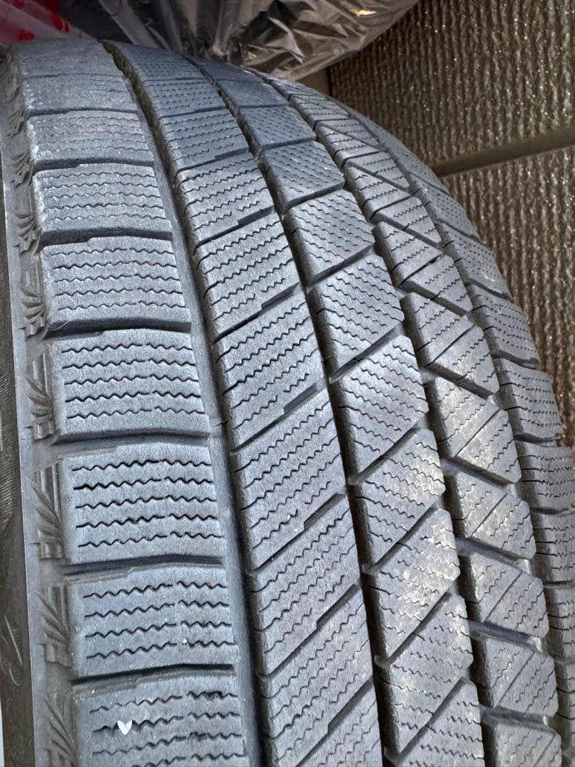 BS スタッドレス VRX3 225/45/18 溝約6〜7ミリタイヤのみ
