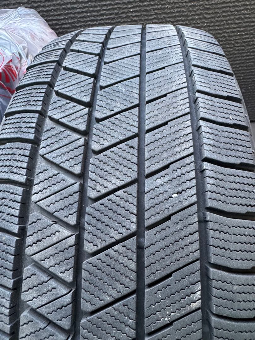 BS スタッドレス VRX3 225/45/18 溝約6〜7ミリタイヤのみ
