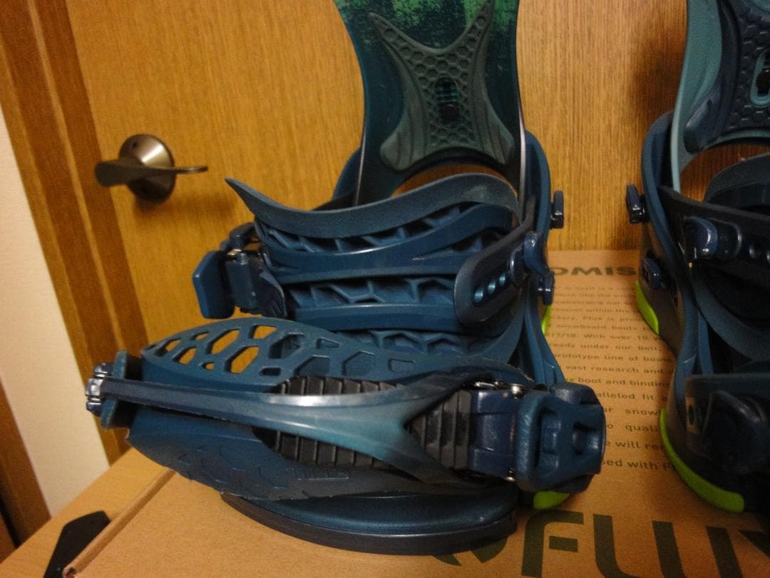 FLUX CV 21-22モデル NAVY Sサイズ