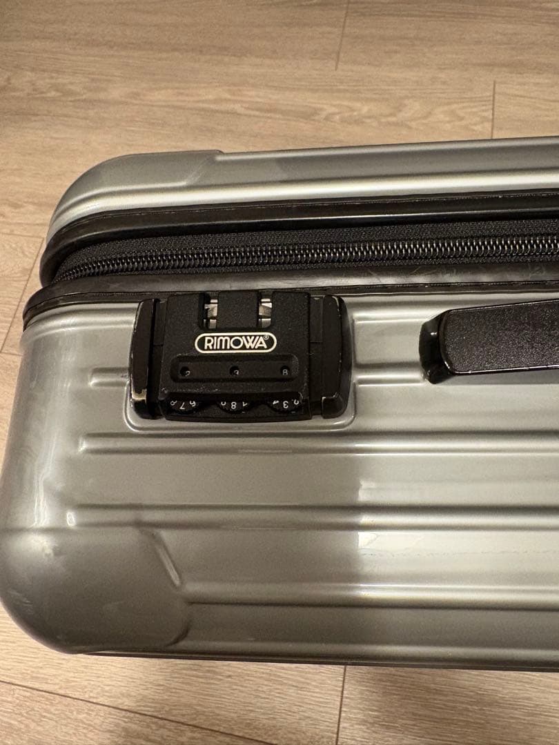 RIMOWAリモワサルサ キャリーケース 機内持ち込み 2輪 シルバー