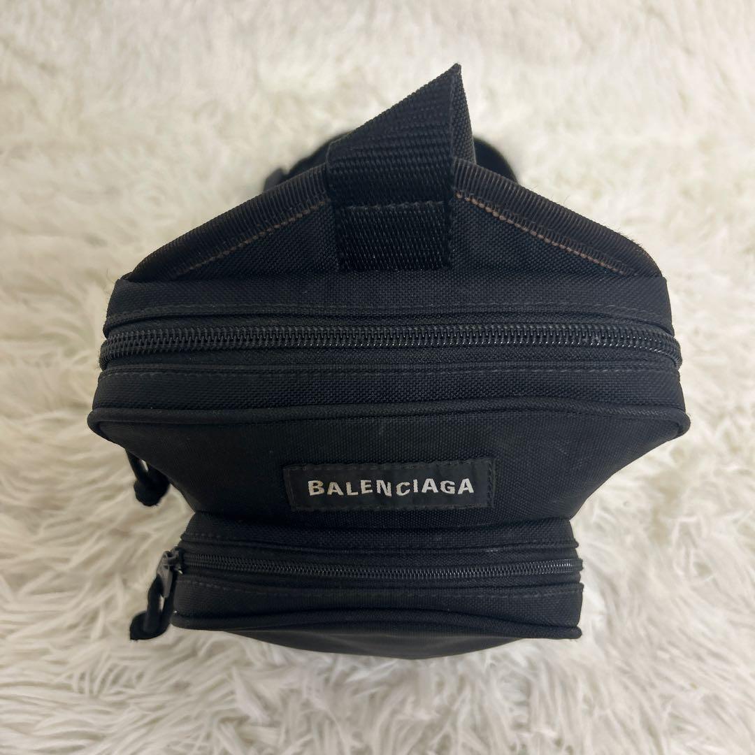 Balenciaga バレンシアガ ボディバッグ　クロスボディ　ウエストポーチ